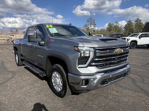 Used 2024 Chevrolet Silverado 2500 LTZ w/ LTZ Plus Package image 4