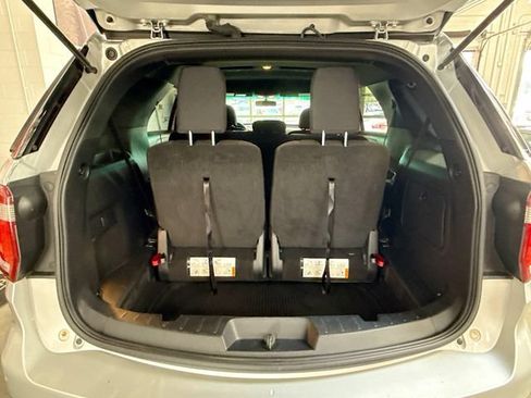 Used 2017 Ford Explorer XLT AWD/4WD image 25