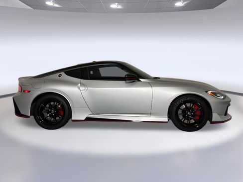 Used 2024 Nissan Z NISMO w/ Floor Mat Package RWD image 8