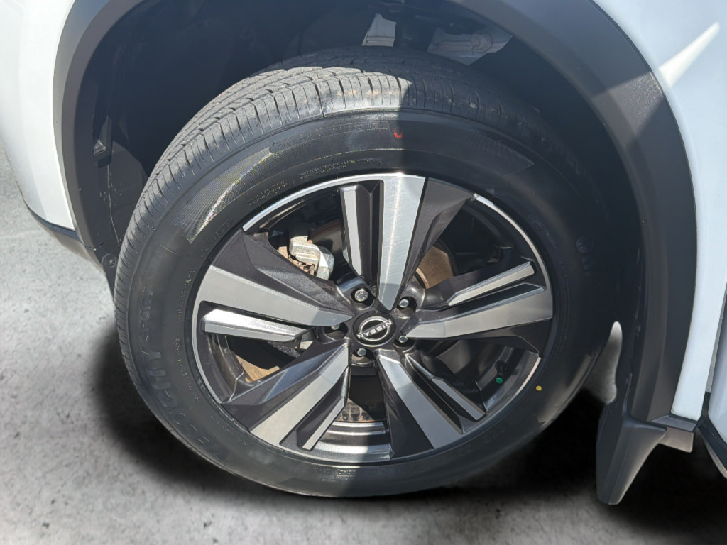 Certified 2025 Nissan Rogue SL w/ SL Premium Package FWD image 53