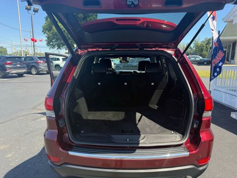 Used 2020 Jeep Grand Cherokee Limited AWD/4WD image 34