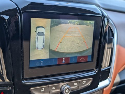 Used 2018 Chevrolet Traverse High Country AWD/4WD image 11