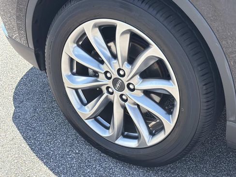 Used 2021 Lincoln Corsair AWD w/ Premium Package image 29
