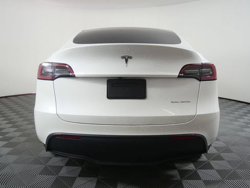 Used 2023 Tesla Model Y Long Range AWD/4WD image 4