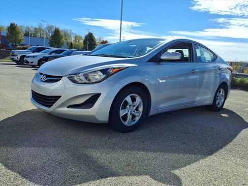 Used 2015 Hyundai Elantra SE image 4