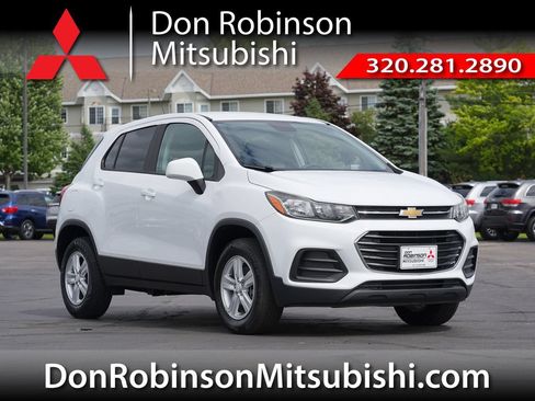 Used 2017 Chevrolet Trax LS w/ Fleet Convenience Package AWD/4WD image 1