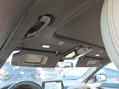 Used 2018 BMW 530e w/ Premium Package 2 RWD image 17