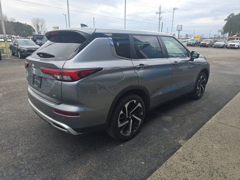 Used 2024 Mitsubishi Outlander SE image 5