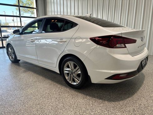 Used 2020 Hyundai Elantra SEL w/ Winter Weather Package FWD image 2