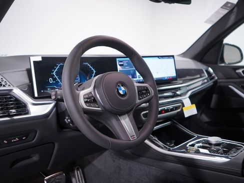 New 2026 BMW X5 xDrive40i w/ M Sport Package AWD/4WD image 6