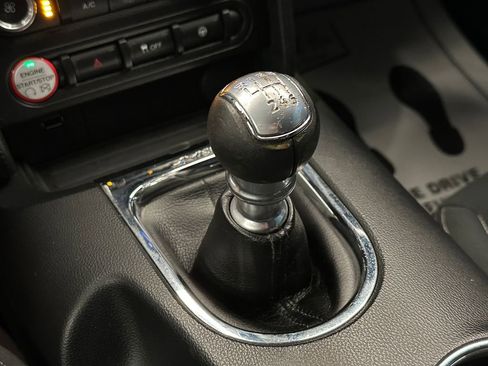 Used 2015 Ford Mustang Coupe RWD image 15