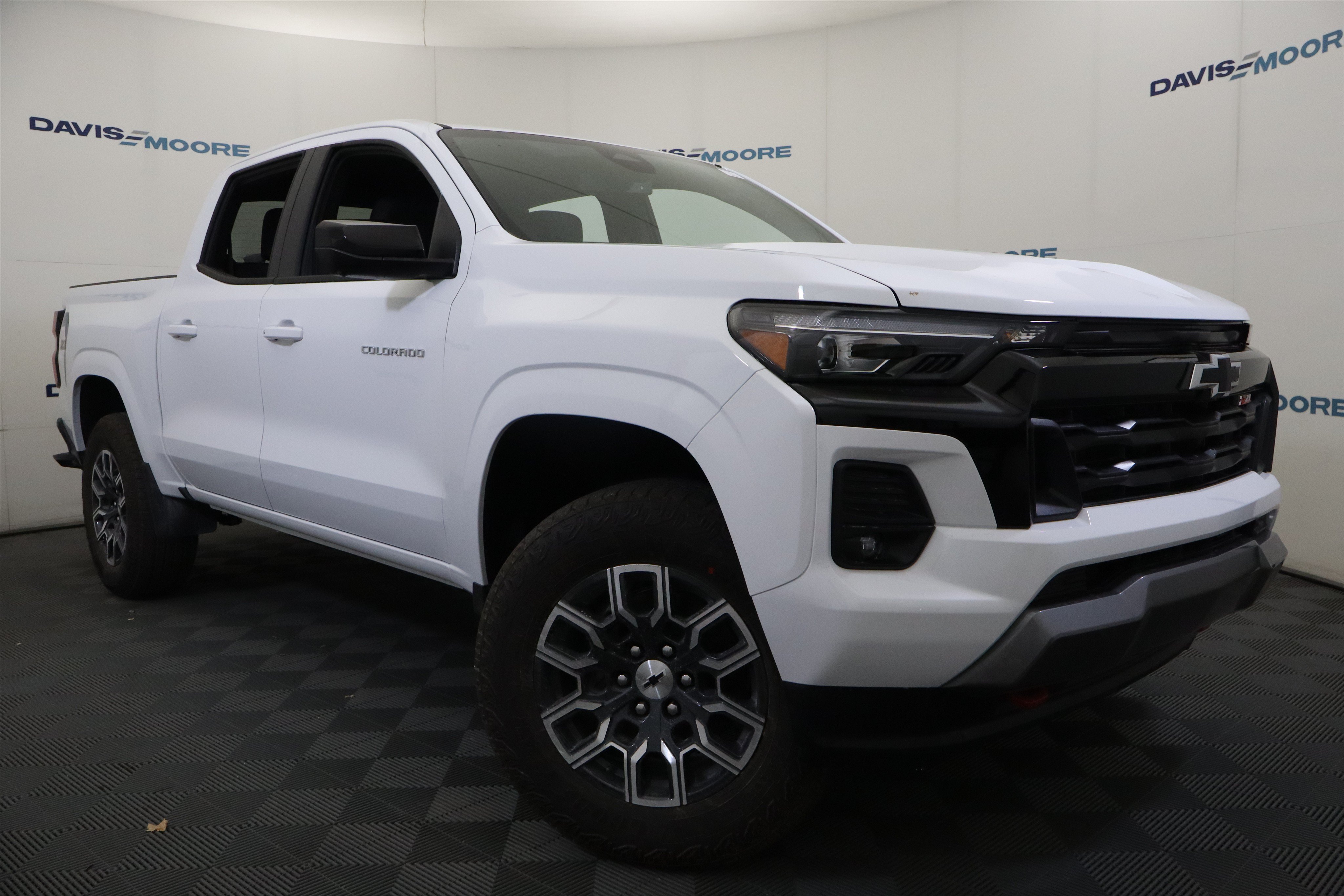 New 2026 Chevrolet Colorado Z71 w/ Technology Package AWD/4WD image 2