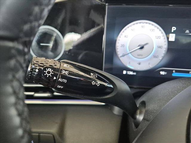 Used 2025 Hyundai Elantra SEL FWD image 29