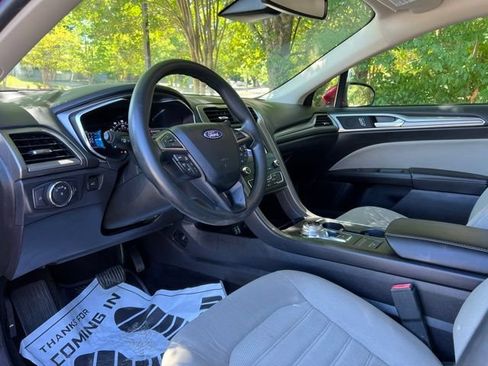 Used 2020 Ford Fusion S FWD image 11