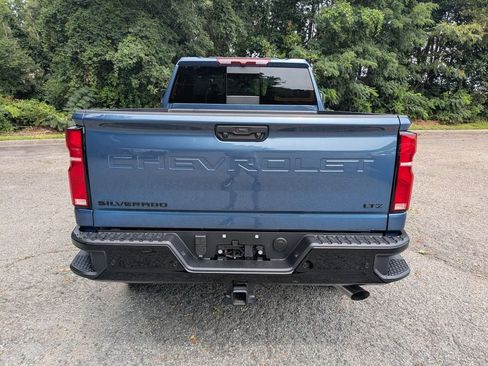 Used 2025 Chevrolet Silverado 2500 LTZ w/ Trail Boss Package AWD/4WD image 5