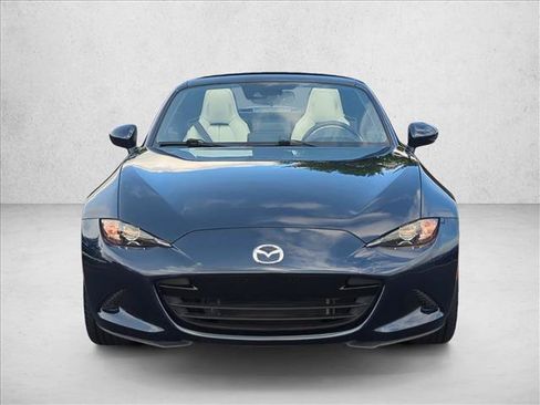 Used 2021 MAZDA MX-5 Miata RF Grand Touring RWD image 10
