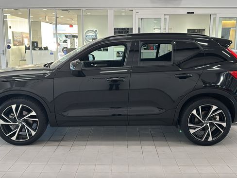 Used 2021 Volvo XC40 T5 R-Design w/ Climate Package AWD/4WD image 8