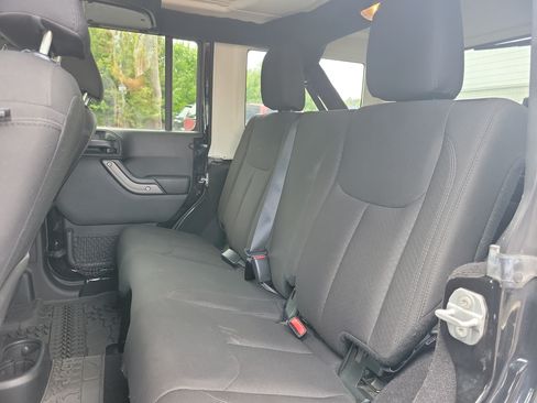 Used 2017 Jeep Wrangler Unlimited Sport w/ Quick Order Package 24S AWD/4WD image 12