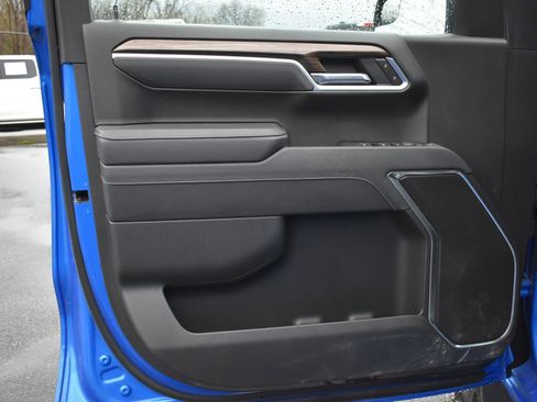 Used 2025 Chevrolet Silverado 1500 LT image 12