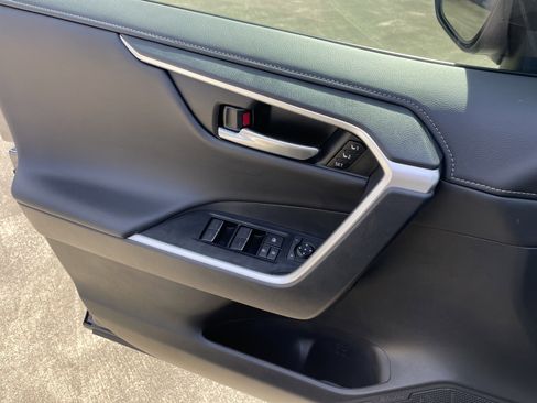 Used 2023 Toyota RAV4 Limited image 14