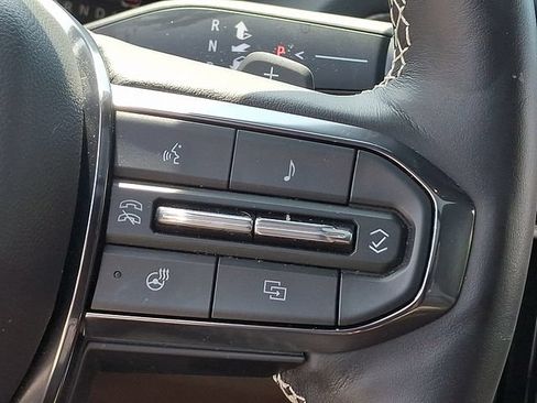 Used 2025 GMC Yukon Denali Ultimate AWD/4WD image 23