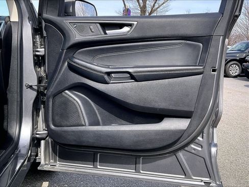 Used 2022 Ford Edge Titanium w/ Equipment Group 301A image 11
