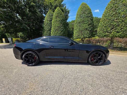 Used 2017 Chevrolet Camaro SS RWD image 6