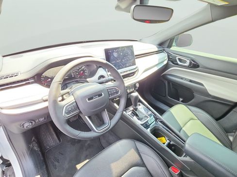 Used 2025 Jeep Compass Limited AWD/4WD image 20