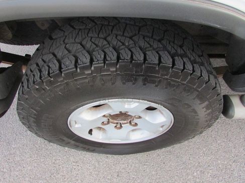 Used 2000 Nissan Xterra XE RWD image 15