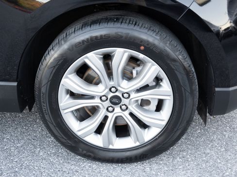 Used 2024 Ford Edge Titanium image 38