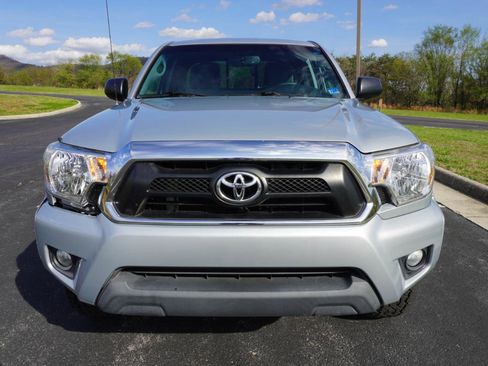 Used 2012 Toyota Tacoma PreRunner w/ SR5 Pkg image 2