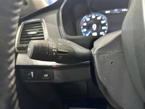 Used 2016 Volvo XC90 T6 Momentum AWD/4WD image 20