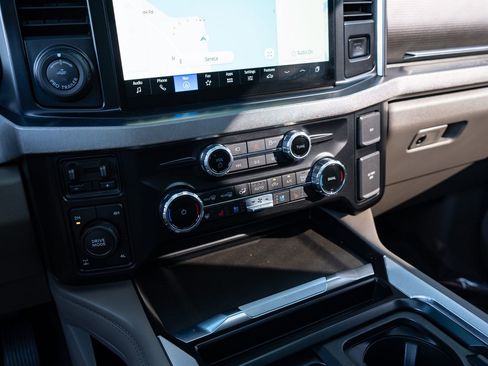 Used 2025 Ford F250 Platinum w/ Platinum Plus Package AWD/4WD image 57
