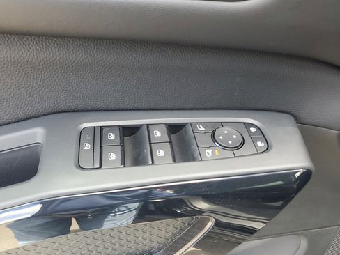 New 2026 Nissan Pathfinder SV image 13