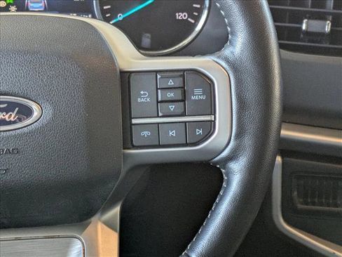 Used 2023 Ford Expedition XLT image 24