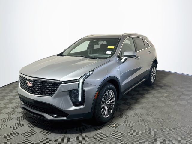 Used 2024 Cadillac XT4 Premium Luxury AWD/4WD image 4