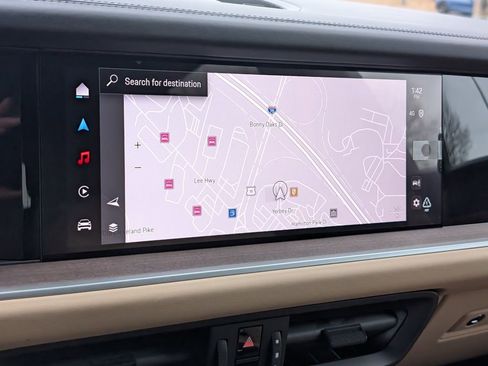 Certified 2025 Porsche Cayenne image 13