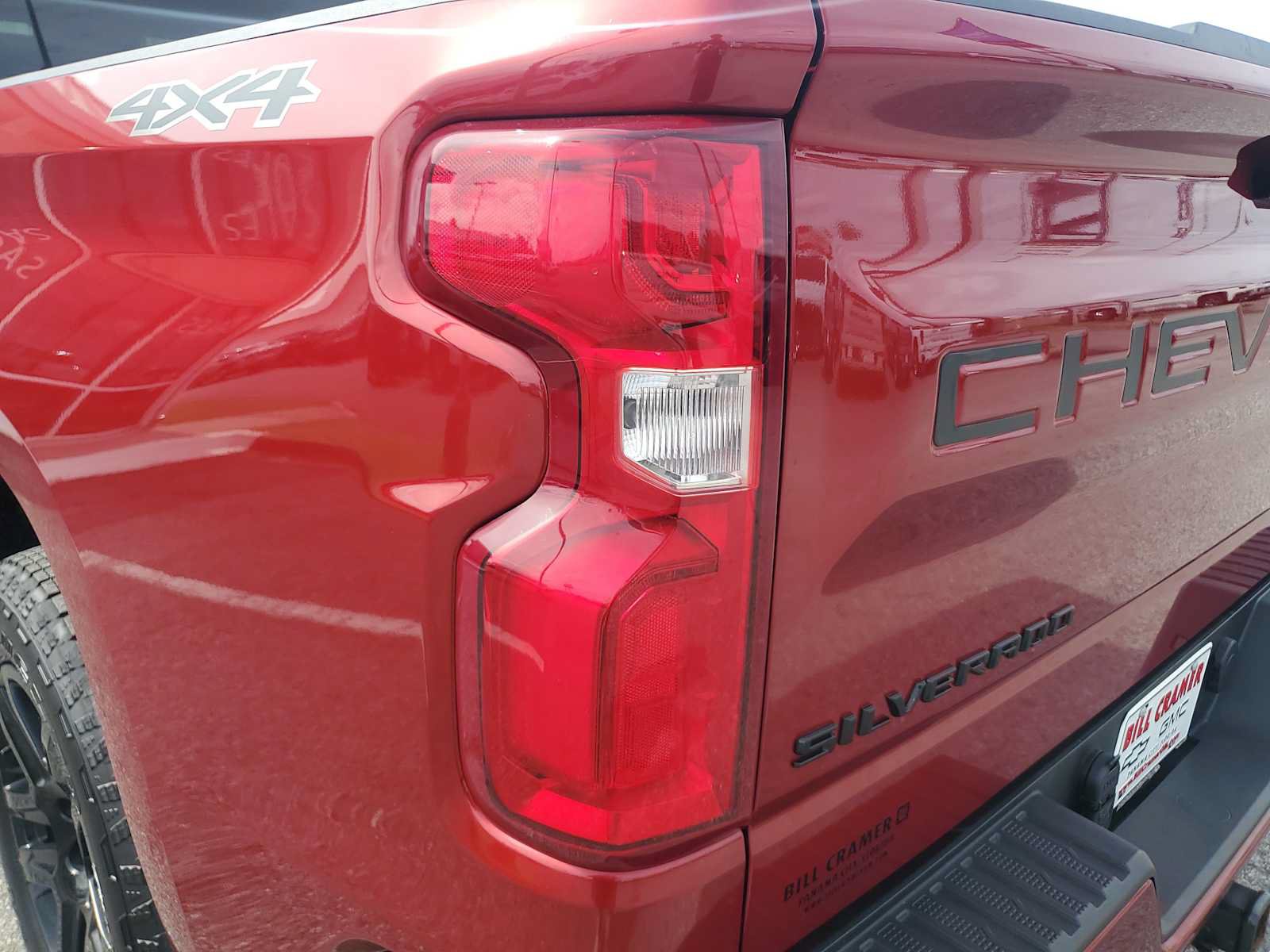 Used 2025 Chevrolet Silverado 1500 RST w/ Dark Appearance Package AWD/4WD image 4
