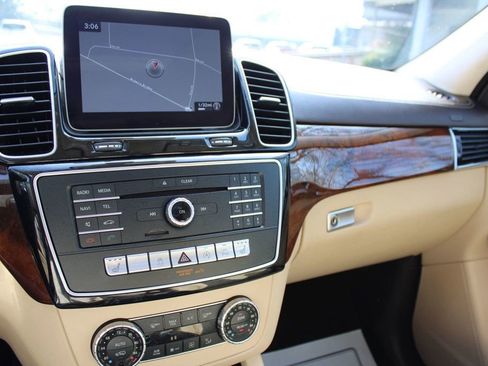 Used 2019 Mercedes-Benz GLS 450 GLS 450 4MATIC SUV image 34