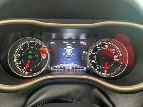 Used 2016 Jeep Cherokee High Altitude FWD image 21