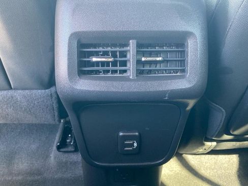 Used 2024 GMC Terrain SLT image 37