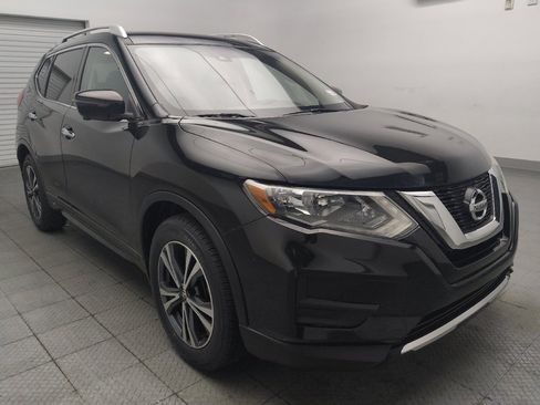 Used 2019 Nissan Rogue SV w/ Premium Package FWD image 13