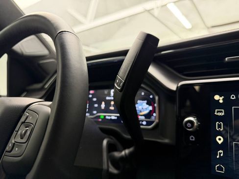 Used 2024 GMC Sierra 2500 Denali Ultimate AWD/4WD image 32