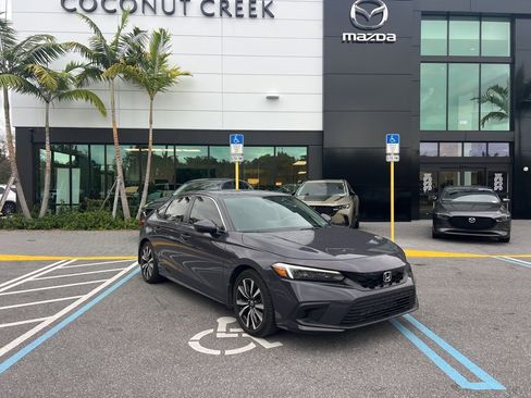 Used 2024 Honda Civic EX-L image 4