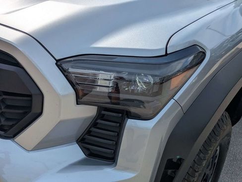 Used 2024 Toyota Tacoma TRD Off-Road AWD/4WD image 29