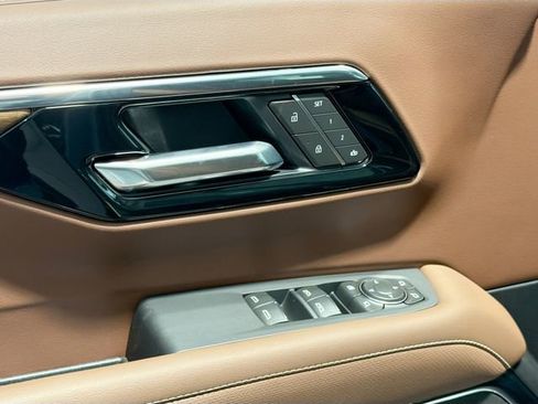 New 2026 Chevrolet Suburban High Country image 18