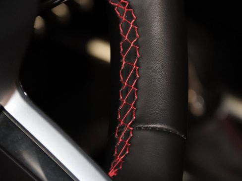 Used 2024 Chevrolet Colorado Z71 w/ Z71 Convenience Package 2 image 15