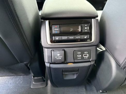 New 2025 Subaru Ascent Bronze Edition w/ Onyx Package image 18