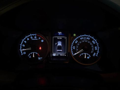 Used 2016 Toyota Tacoma TRD Sport image 24