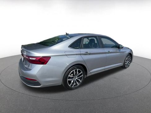 Used 2025 Volkswagen Jetta SE image 15